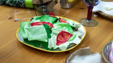 Salad made of painted cloth.